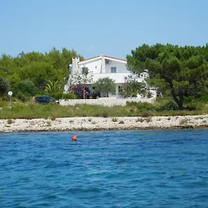 Mirakul Apartment Vir